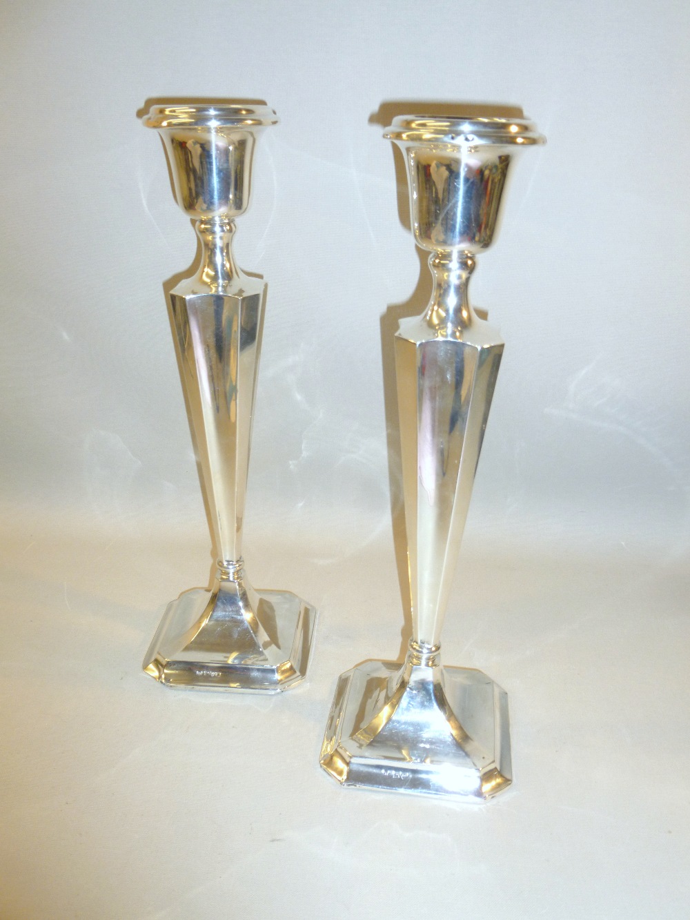 PAIR OF LARGE SILVER CANDLESTICKS ON A TAPERING STEM BY JAMES DEAKIN & SONS, CHESTER 1915, HEIGHT 31 - Image 2 of 5