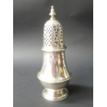 GEORGE I IRISH SILVER SUGAR CASTER, THE PIERCED DOME PULL-OFF COVER WITH URN FINIAL, DUBLIN 1715 (