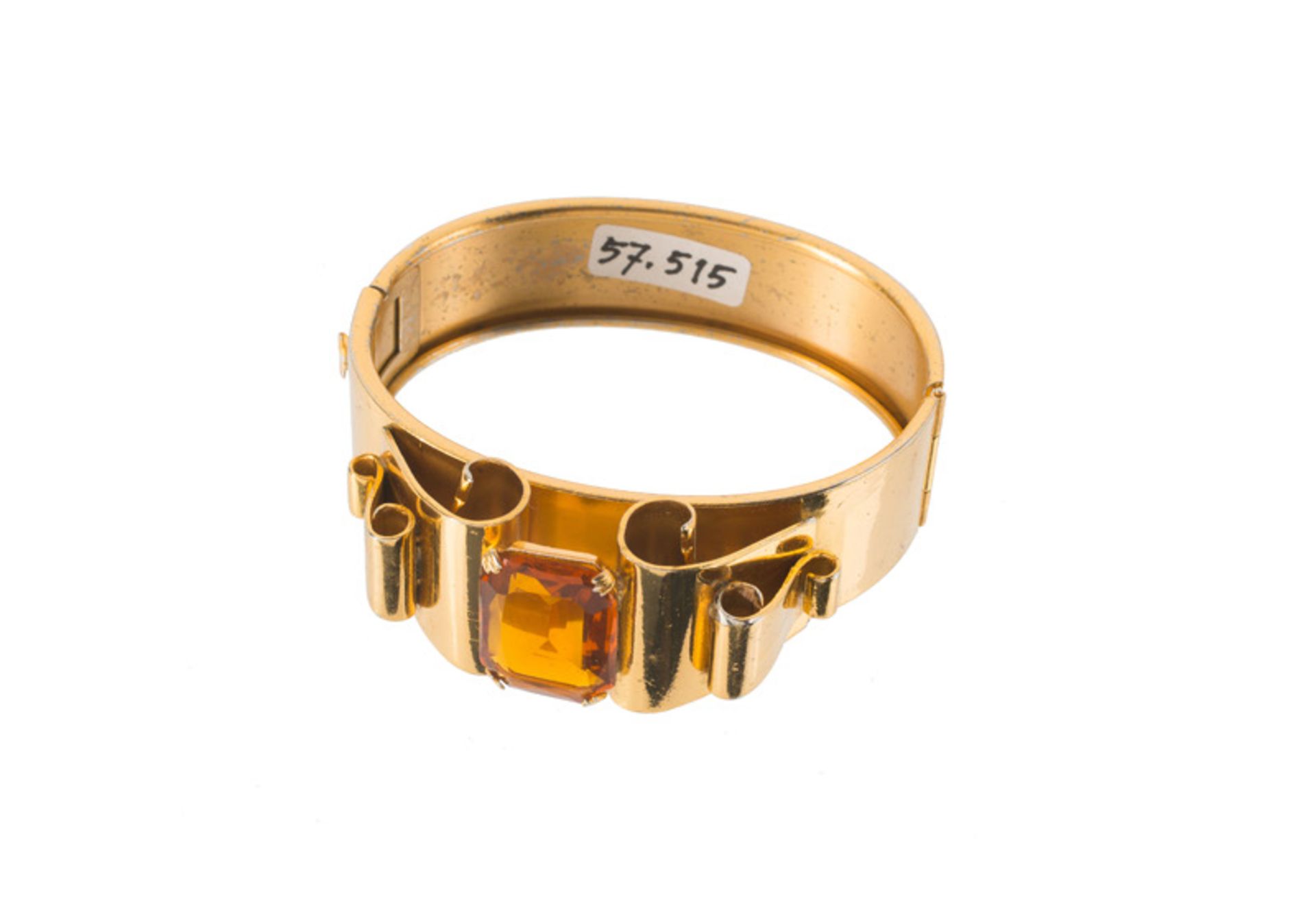 A Coro bracelet set with orange stone. Signed Coro. Inner diam. 6 cm. Some wear to the gold tone. - Image 2 of 2