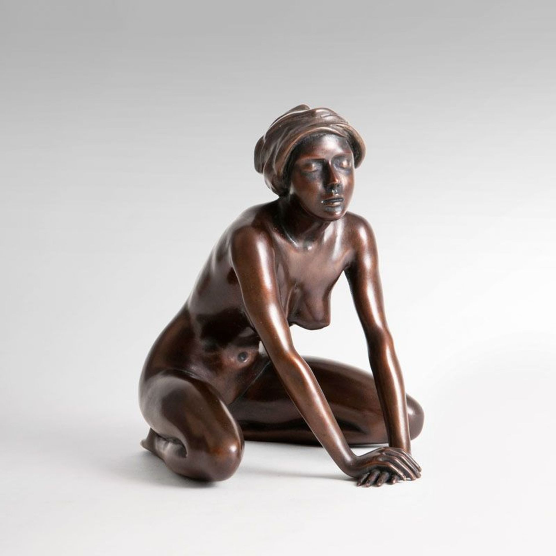 Arno Breker (Elberfeld 1900 - Düsseldorf 1991) Bronze-Skulptur 'Mädchen mit Tuch' Entwurf und