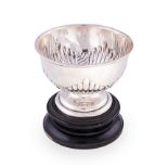 AN EDWARDIAN SILVER TROPHY, JAMES DEAKIN & SONS, SHEFFIELD, 1906 the circular body with