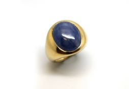 Single stone sapphire ring