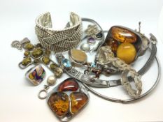 Bag of mainly silver jewellery