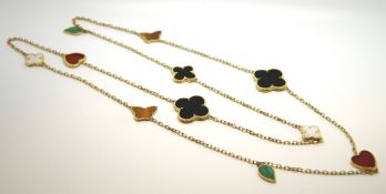 Long necklace set with eleven motifs