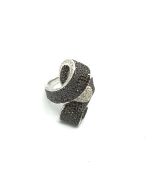 Black and white dialmond bow twist ring 18ct