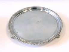 A Silver Salver, Hallmarked London 1820 by William Bennett, Diameter 23cm Weight 542g