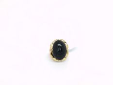 14ct Yellow Gold Onyx Cabochon Ring. Size K 6.9 grams