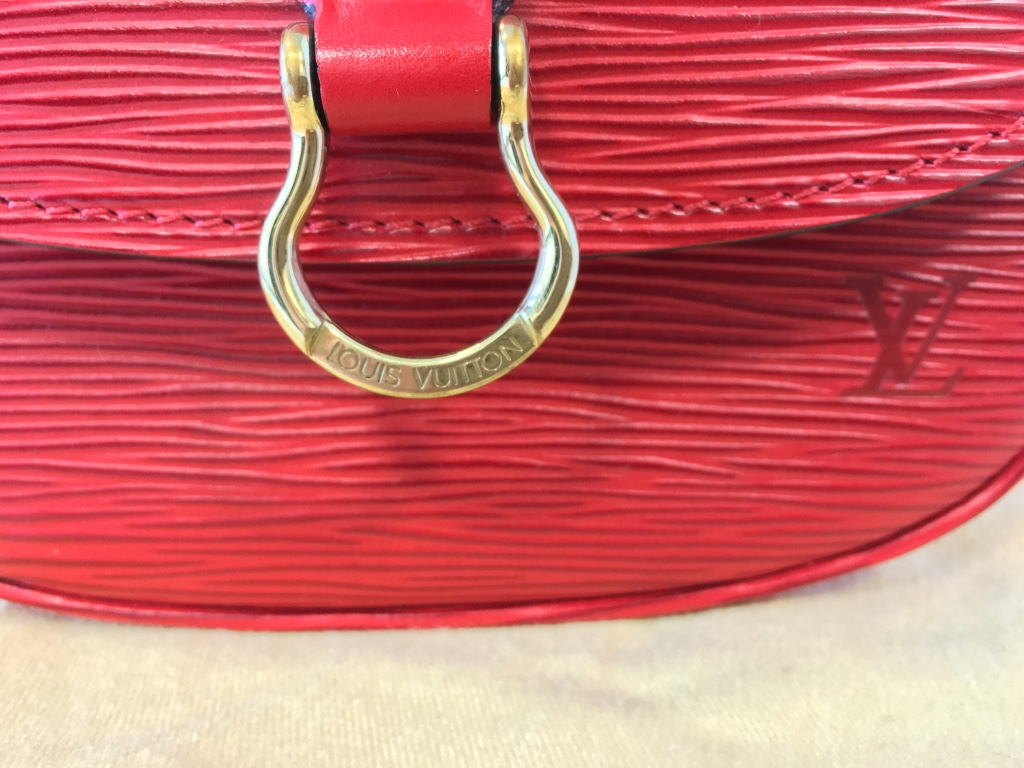 A Louis Vuitton red epi leather â€œSt Cloudâ€ handbag with gilt hardware, date code TH0945, with - Image 3 of 6