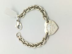 Tiffany & Co silver heart bracelet, centre heart tag, 19cm, 27g