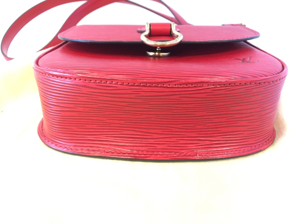 A Louis Vuitton red epi leather â€œSt Cloudâ€ handbag with gilt hardware, date code TH0945, with - Image 5 of 6