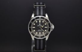 Gentlemen's Rolex Oyster Perpetual Submariner, Ref. 5513, matt black 'MAXI' dial with luminous