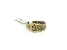 9ct Gold Buckle Ring. Size O Â½ 3.9g