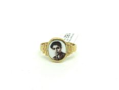 Tests as 18ct Gold Portrait Ring. 5.6g