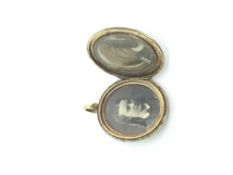 9ct Gold Locket with Hair Panel Interior 8.85g