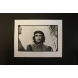 Iconic Che Guevara portrait print signed by photographer Alberto Korda 1990, The iconic image shot