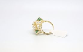 Diamond, emerald and Pearl Dress ring in 14k gold. Size Q