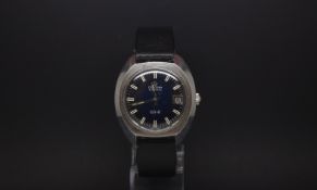 Vintage Certina DS-2 automatic, circular blue dial with silvered detail, outer seconds track, date