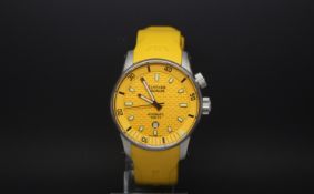 Gentlemen's Glycine Lagunare Automatic, Swiss made, date, with a yellow dial and matching yellow