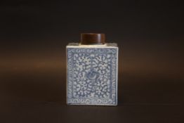 Circa 19th century Chinese Blue And White Tea Caddy (2)