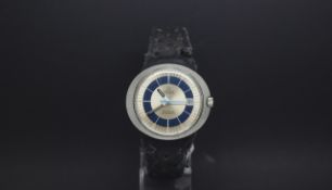 Gentlemen's Omega Dynamic, two town silver and blue dial, date aperture, oversized outer track, 41mm