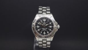 Gentlemen's Breitling SuperOcean chronometer automatic, round black dial with luminous hour