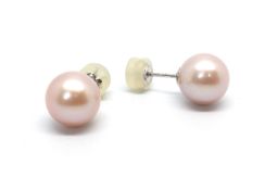 Single 9.3mm pink pearl ear studs, set in white metal stamped 18ct