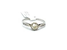 Old cut yellow diamond ring, central light yellow old cut diamond claw set, estimated weight 0.45ct,