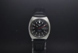 Gentlemen's Seiko "5" automatic stainless steel casing on a leather strap