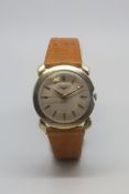 Gentlemen's Vintage Longines, 14k yellow gold 35mm casing with Flared lugs, off white dial with