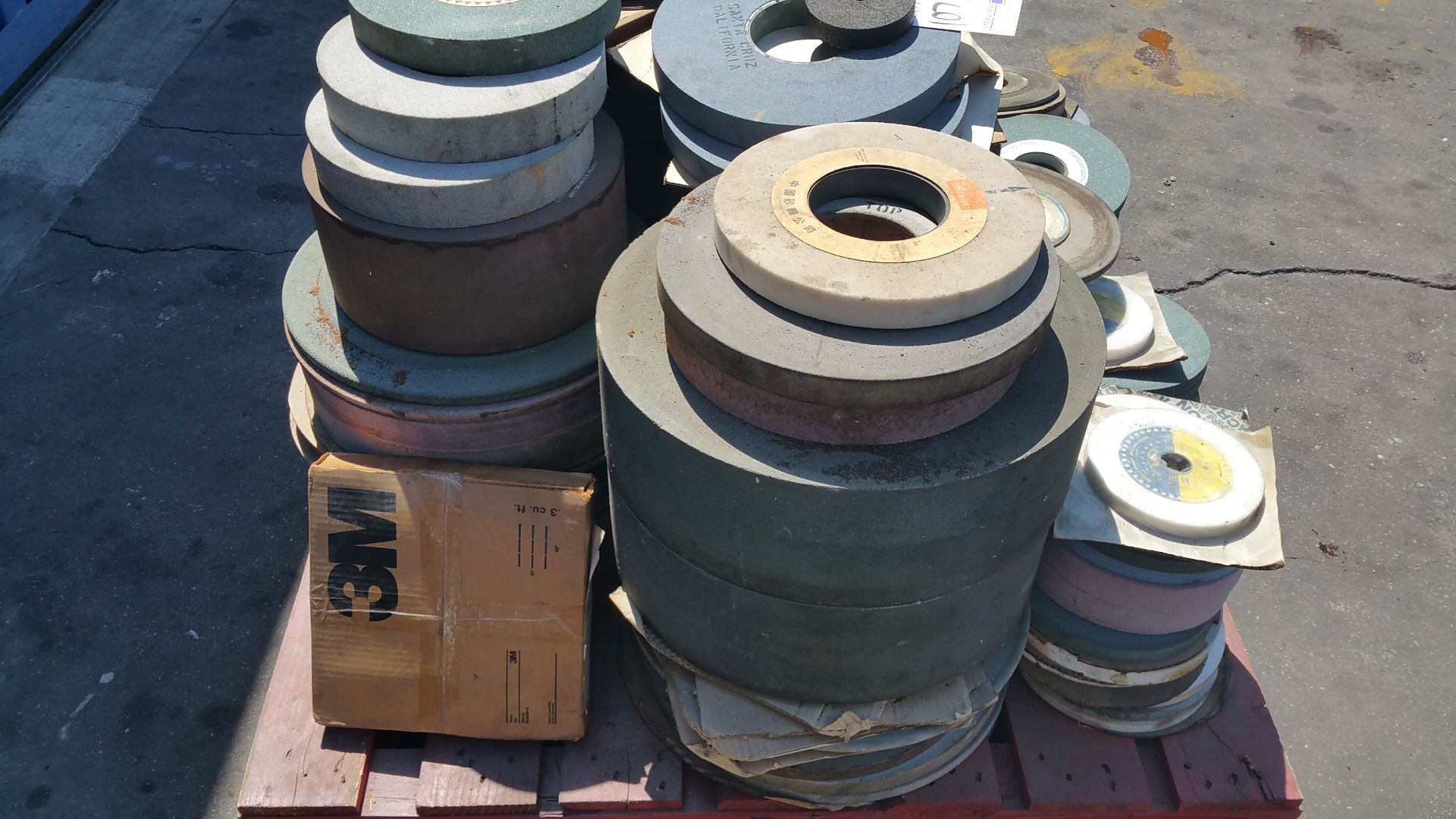 Pallet of Grinding Wheels- Many in new condition - Image 3 of 5
