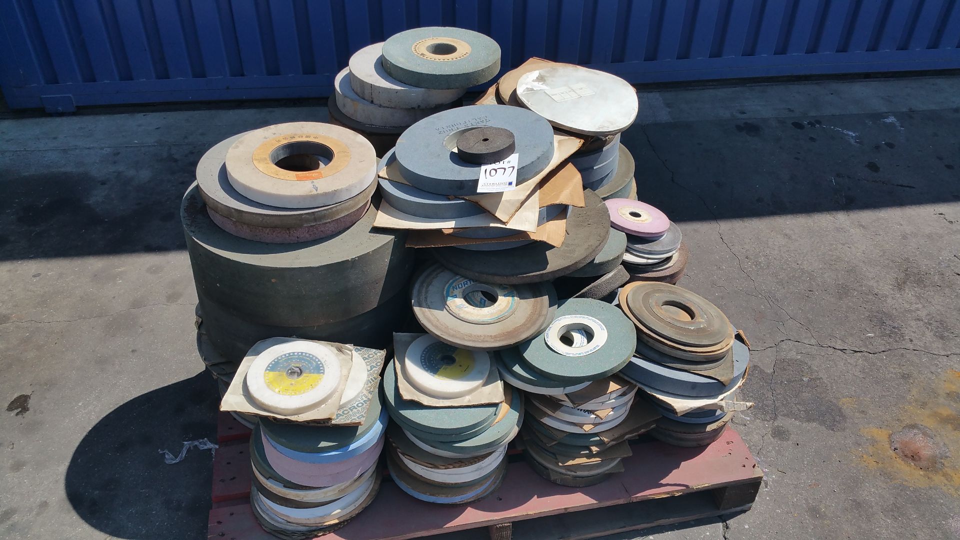 Pallet of Grinding Wheels- Many in new condition