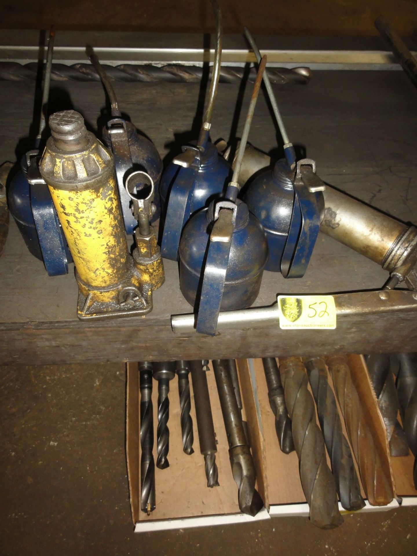 Lot of Miscellaneous- Oil Cans, Grease Gun, & Hydraulic Jack