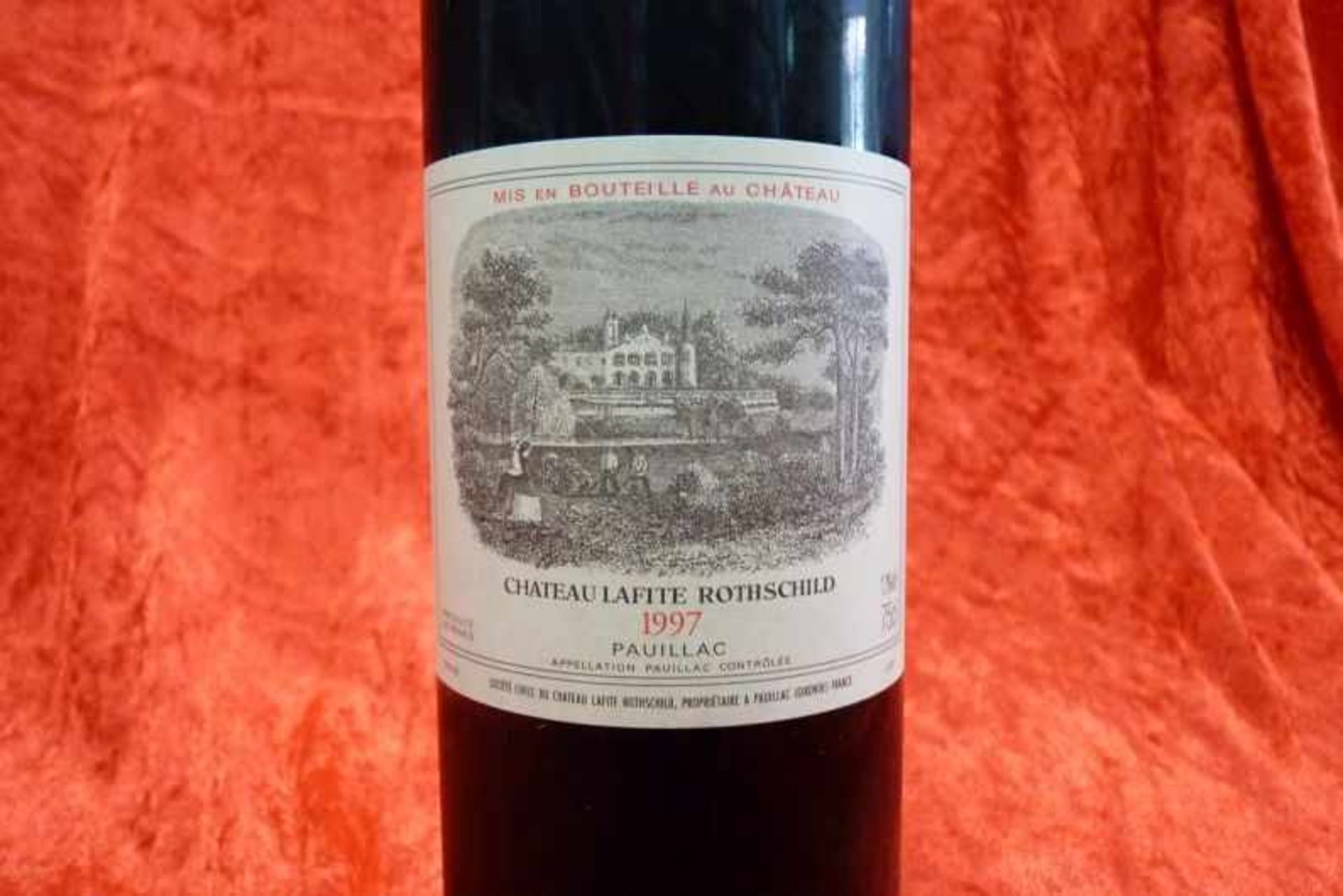 1997 Chateau Lafite Rothschild, Pauillac, France. 1 bottle, 0,75 l, professional storage in a - Bild 2 aus 4