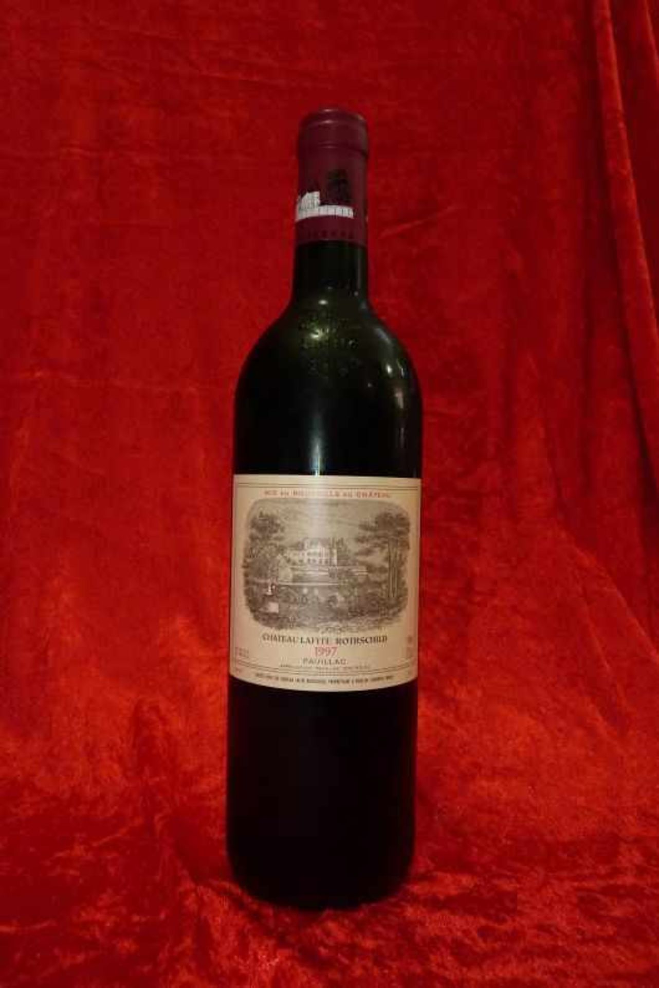 1997 Chateau Lafite Rothschild, Pauillac, France. 1 bottle, 0,75 l, professional storage in a