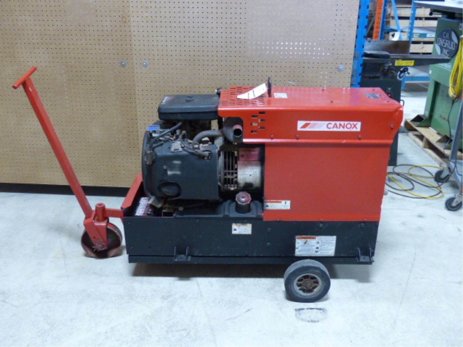 CANOX REDCAT II GAS WELDER/GENSET ONAN 16HP GAS ENGINE. ELECTRIC START. 8000W AUXILLARY POWER.