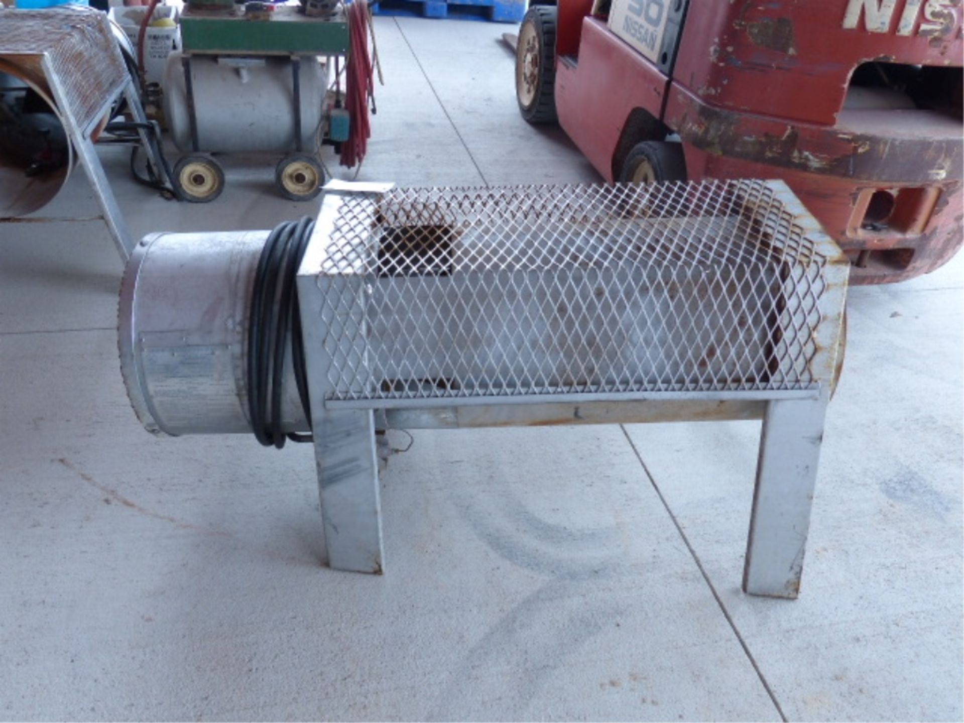 PROPANE FIRED ELECTRIC CONTRACTOR HEATER 15" DIAMETER.