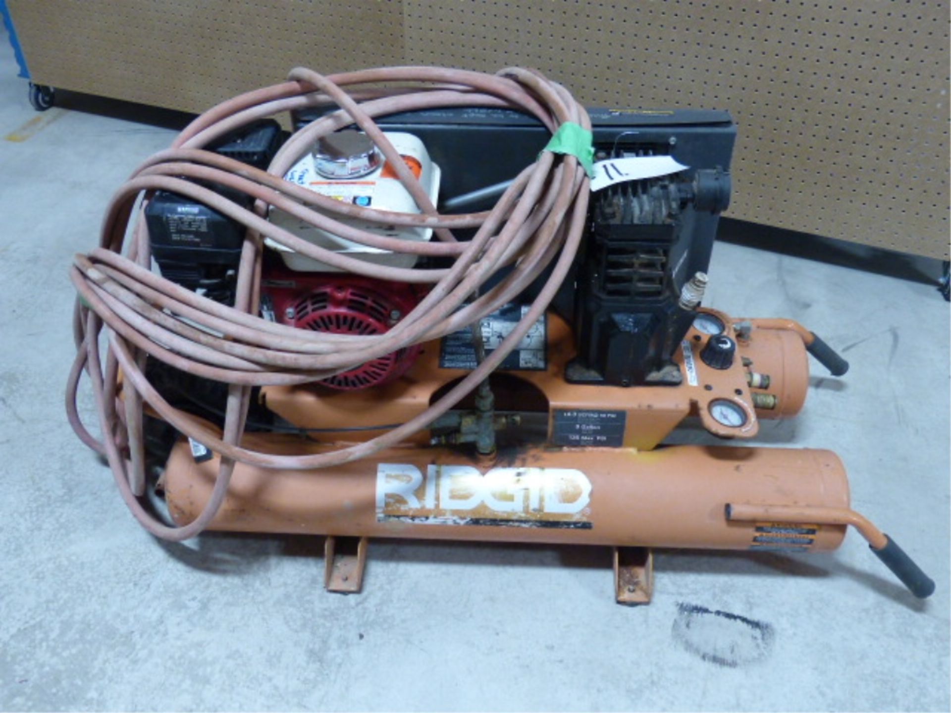 RIDGID TWIN TANK COMPRESSOR W/HONDA GX160