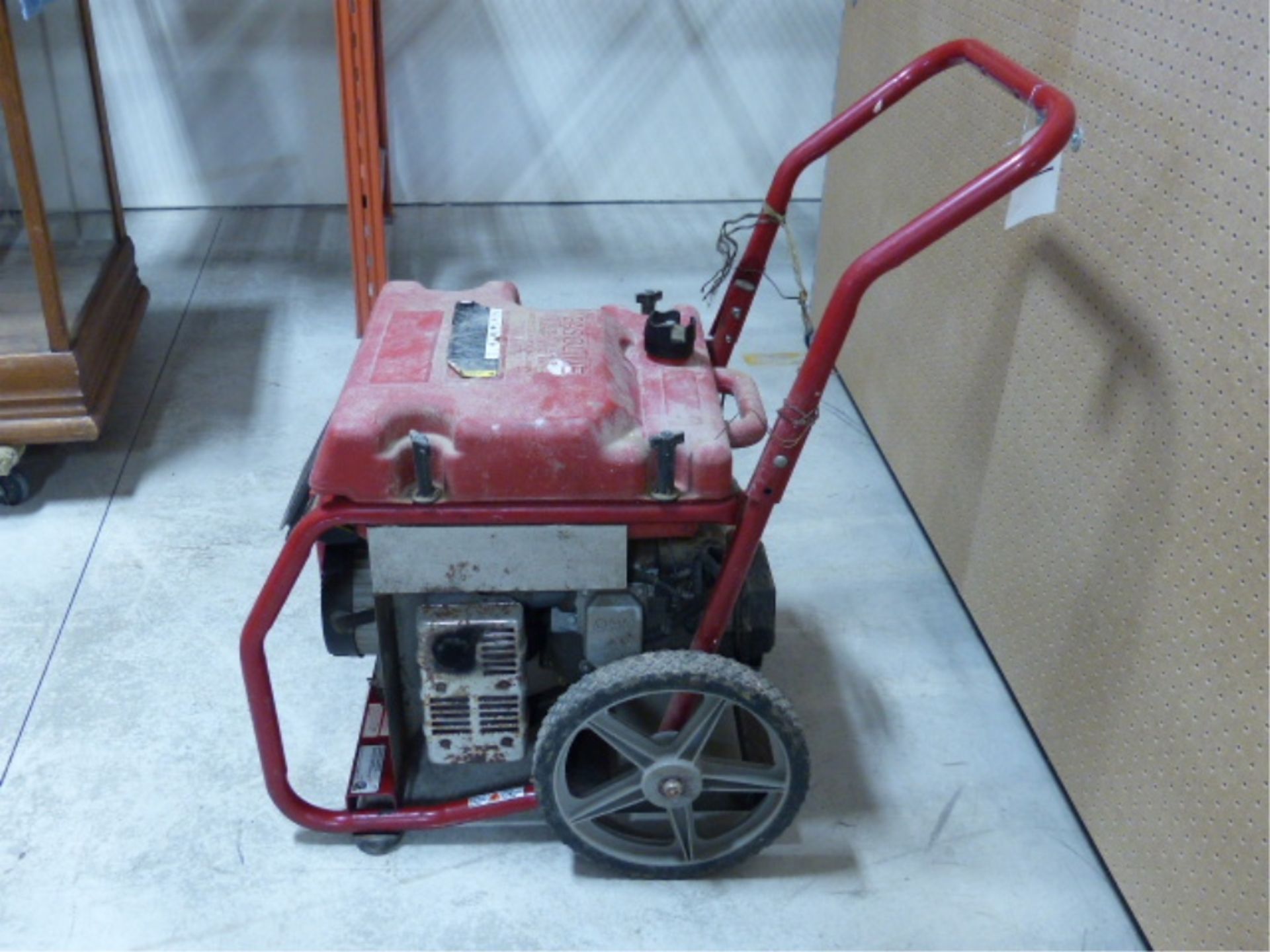 GENERAC WHEELHOUSE 5500 GAS GENERATOR