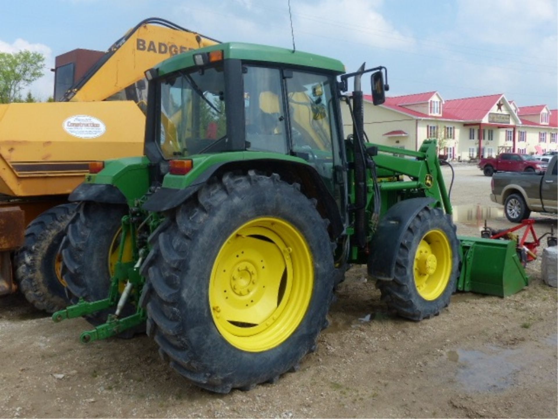 JOHN DEERE 6310 W/JD 640 SELF LEVELLING LOADER - Image 2 of 20