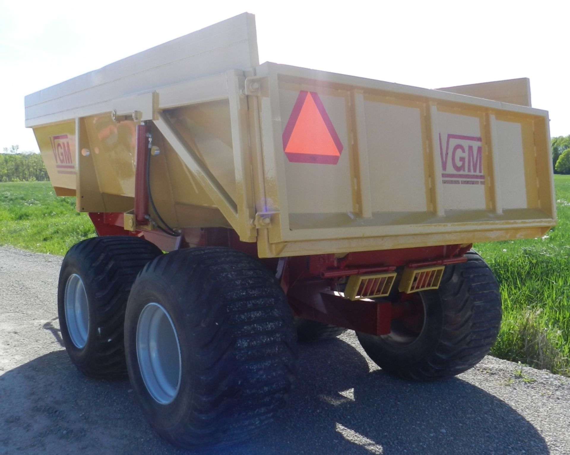 VGM 15 TON DUMP TRAILER - Image 2 of 5