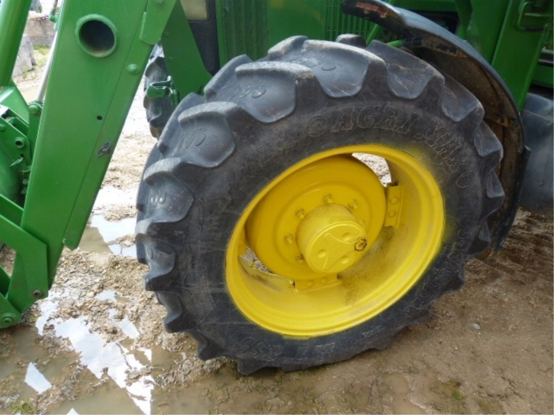 JOHN DEERE 6310 W/JD 640 SELF LEVELLING LOADER - Image 9 of 20