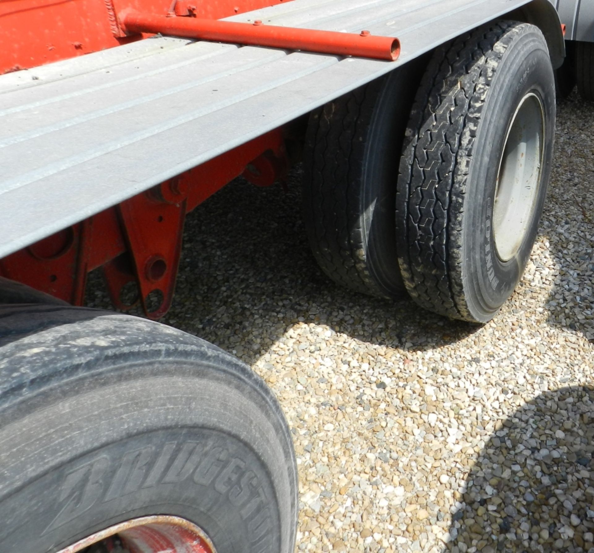 1979 TRI AXLE LIVE BOTTOM HOPPER TRAILER - Image 7 of 12