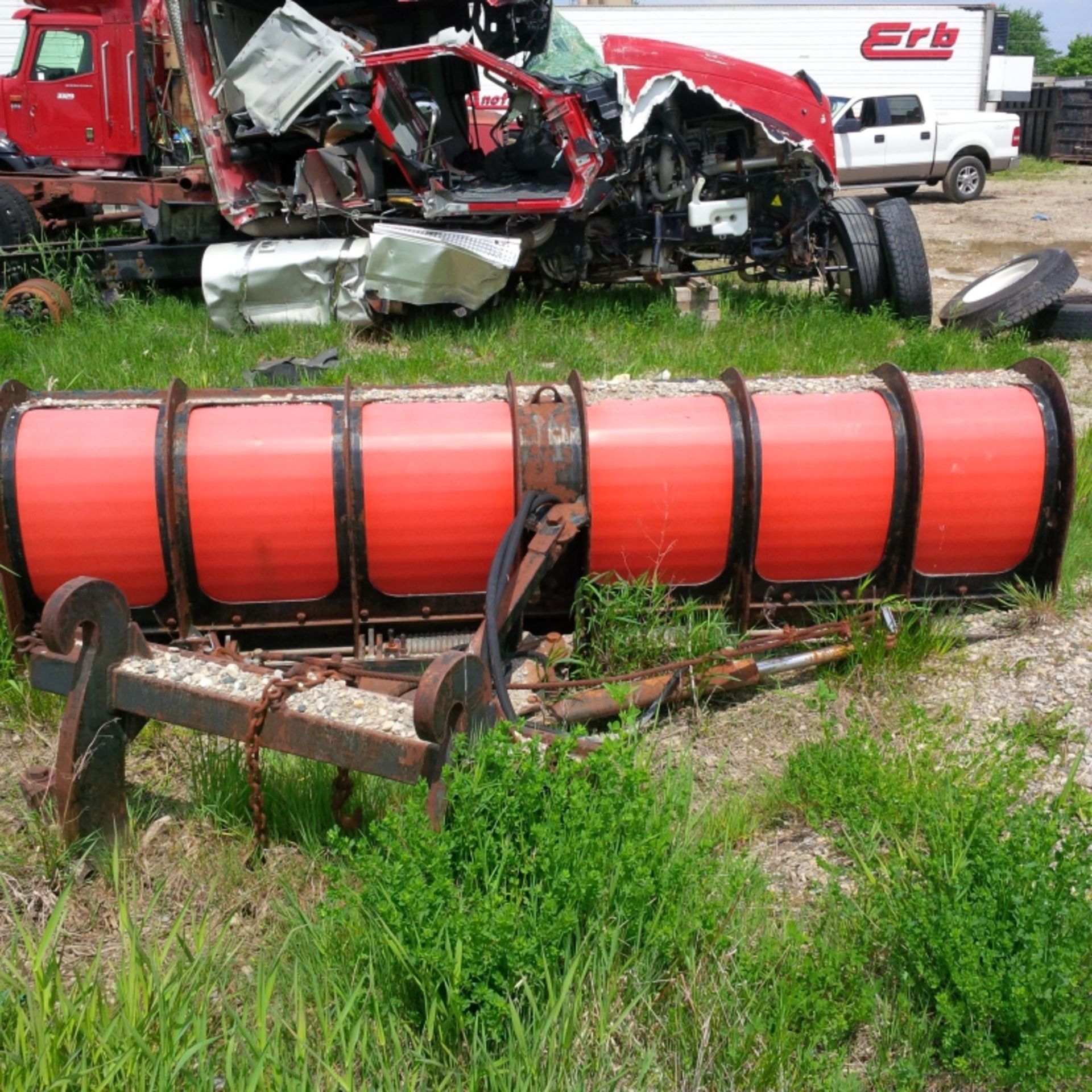 FRINK FIBREGLASS POWER ANGLE SNOW PLOW - Image 2 of 4