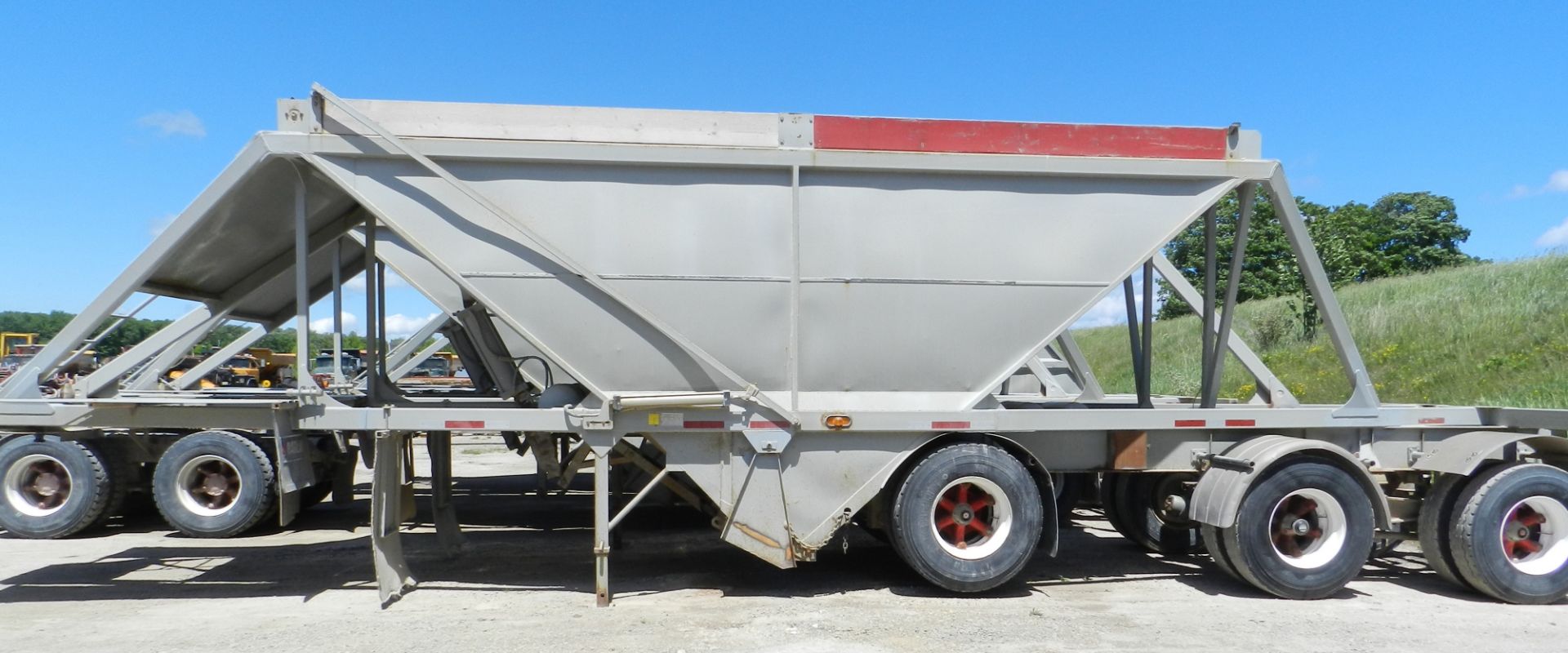 1996 RAGLAN HOPPER TRAILER