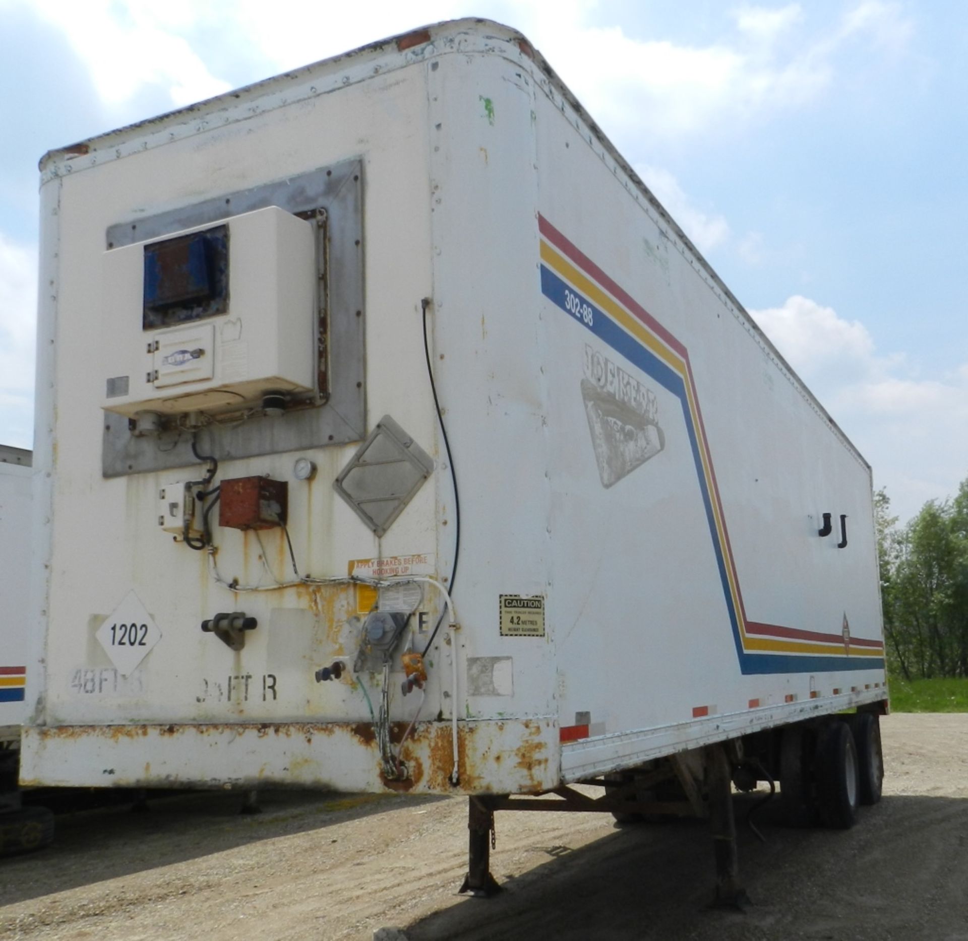 1988 33' JOBSITE 2 ROOM STORAGE TRAILER