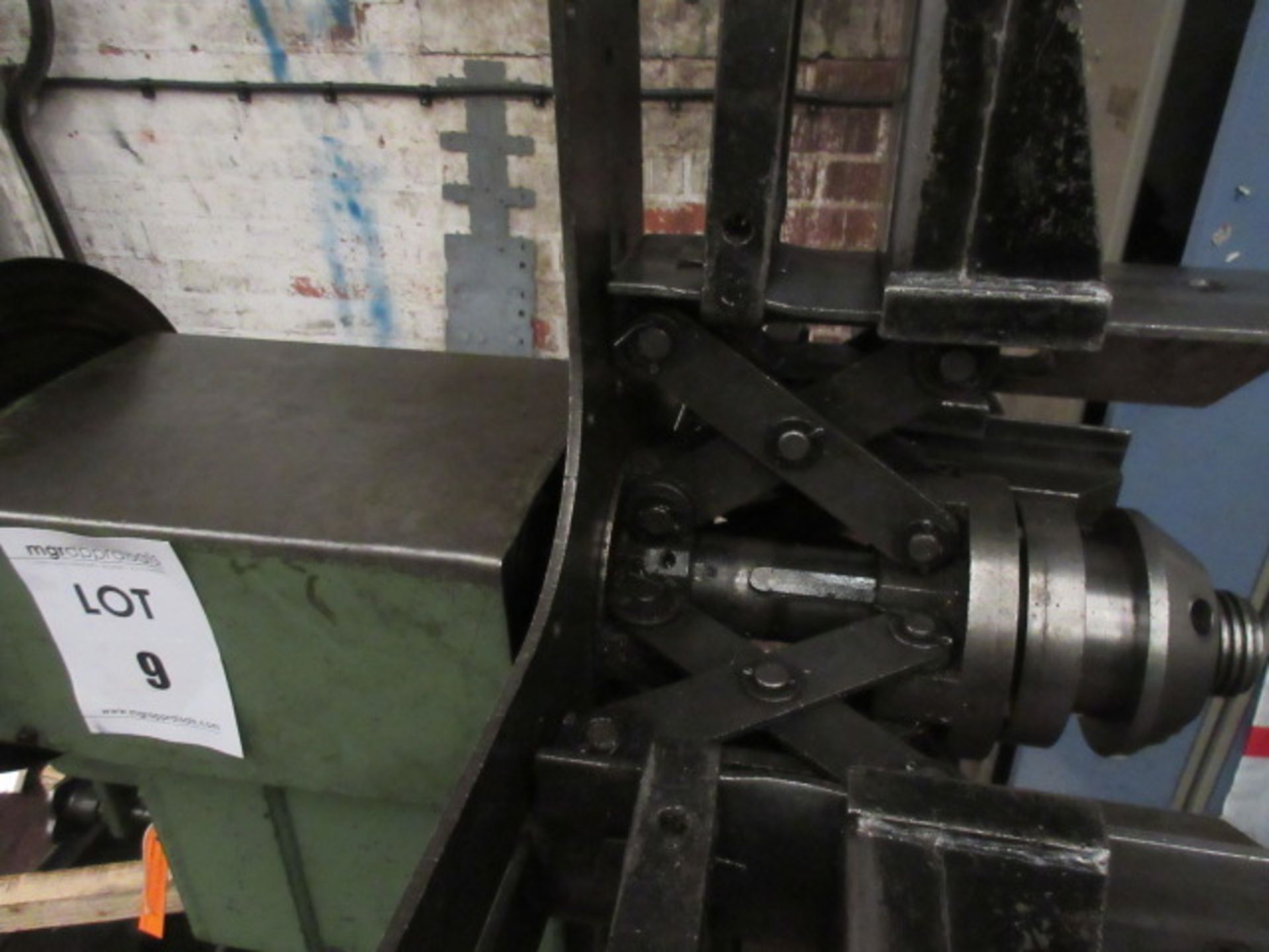 Adjustable spindle vertical decoiler stand - Image 4 of 4