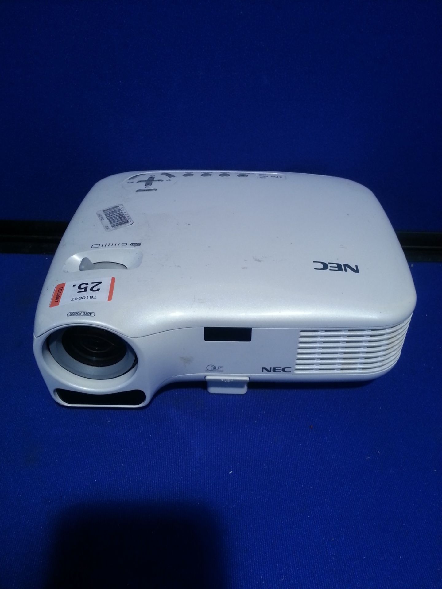 NEC LT25 Projector - Powers On Displays An Image