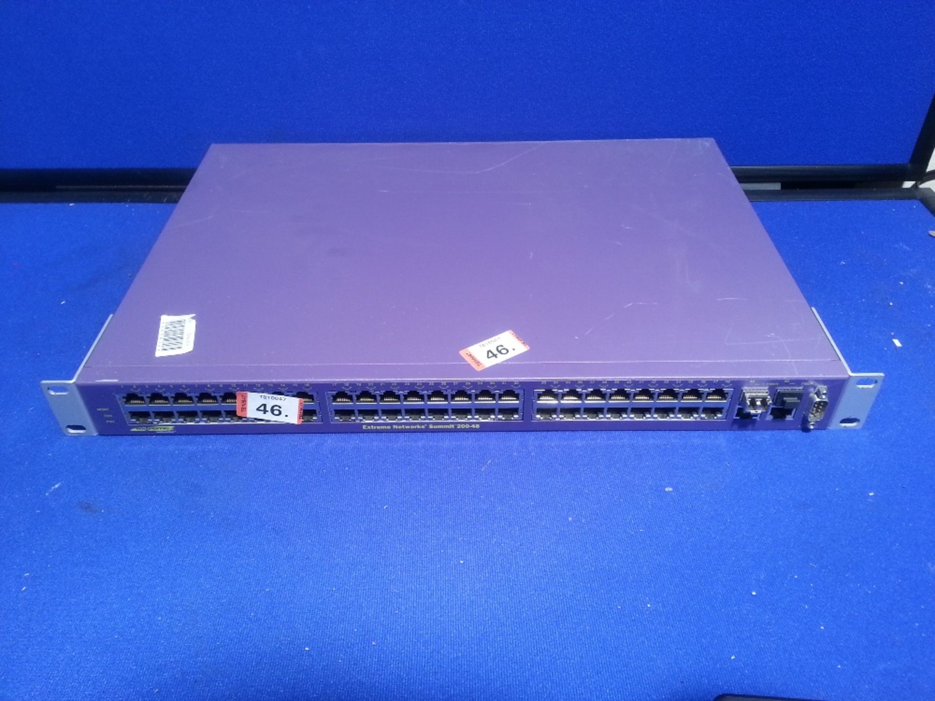 EXTREME Summit 200-48 48 Port 10/100 Switch - 1U Rackmount - Powers On