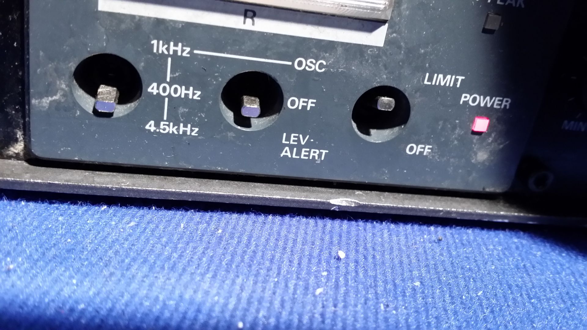 AUDIO-TECHNICA AT4462 Mixer - No Ac Adaptor - Powers On - Image 2 of 3