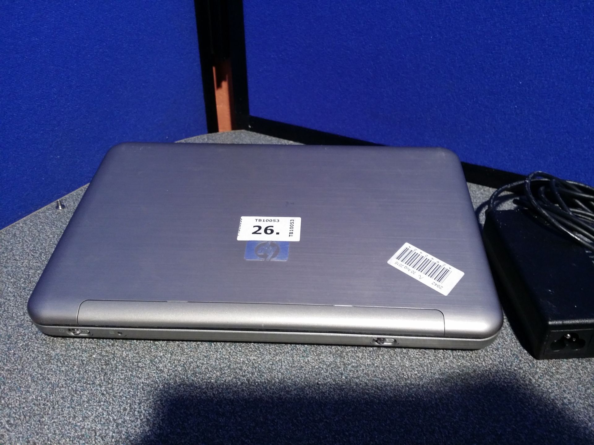 HP Mini 2140 Netbook - Intel Atom N270 1.60Ghz - 2GB Ram - 160Gb Hdd - Webcam - Charger - Powers On - Image 2 of 2